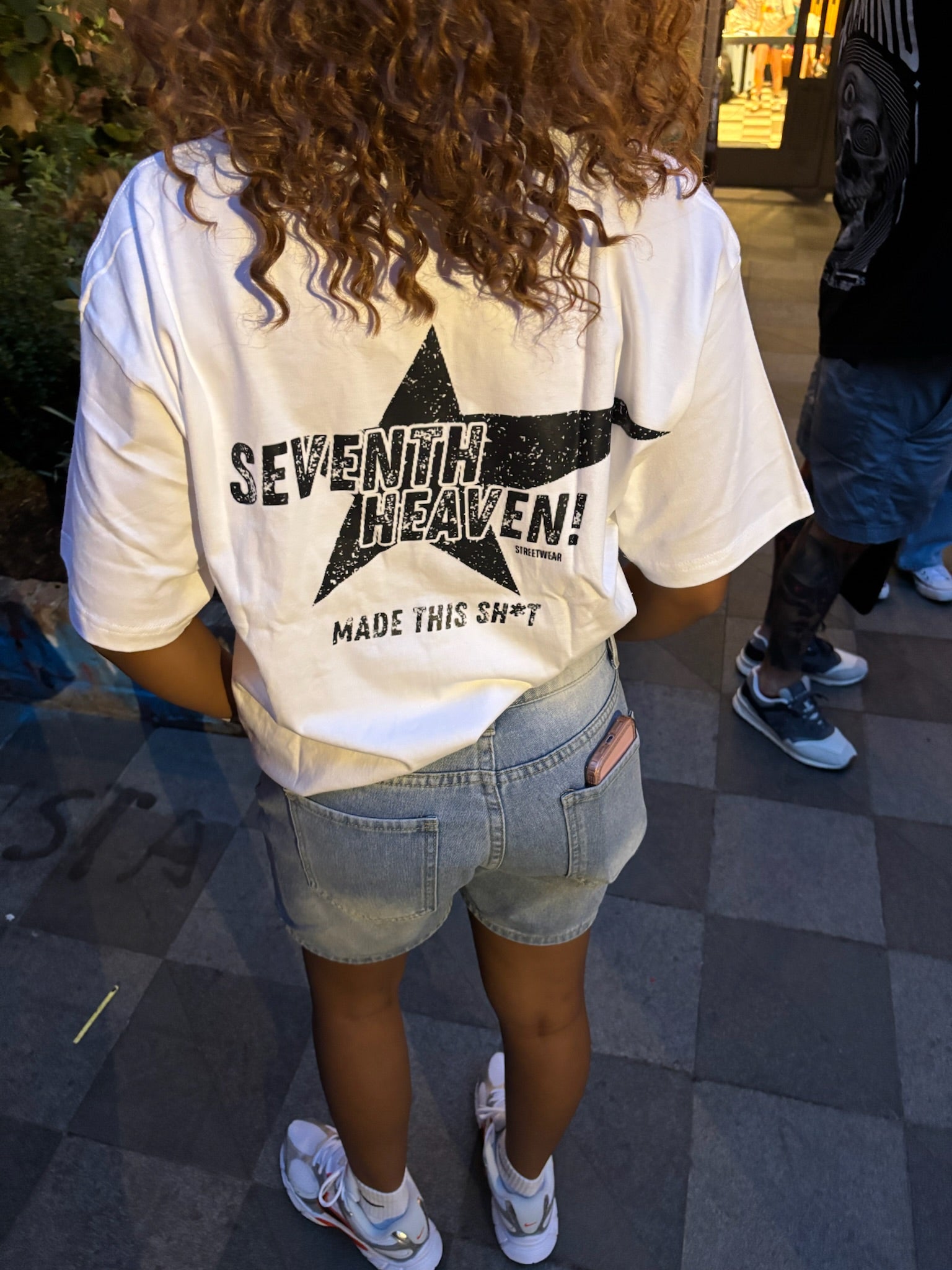 Model is wearing Size L (Large)