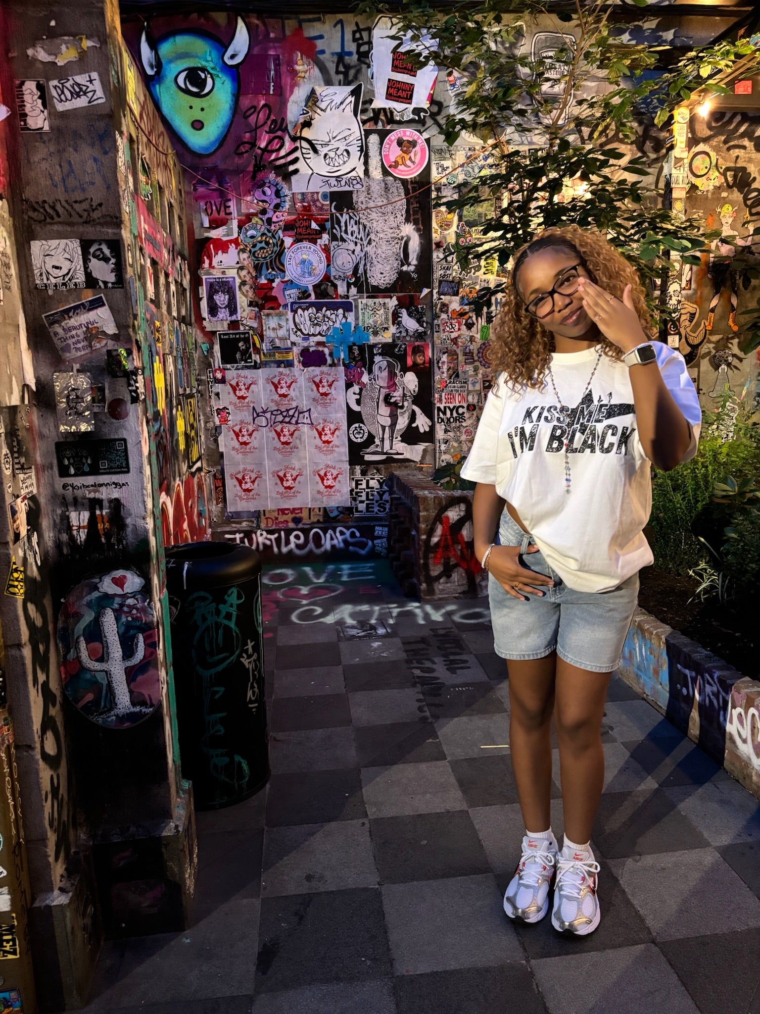 Model is wearing Size L (Large)